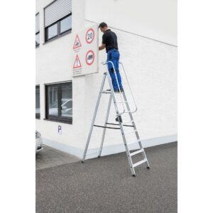 Günzburger Steigtechnik Plattformleiter 4 Stufen mit Ablageschale günstig kaufen